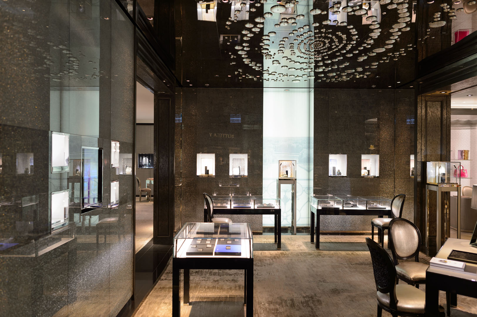 lighting supplier in UAE for luxury stores